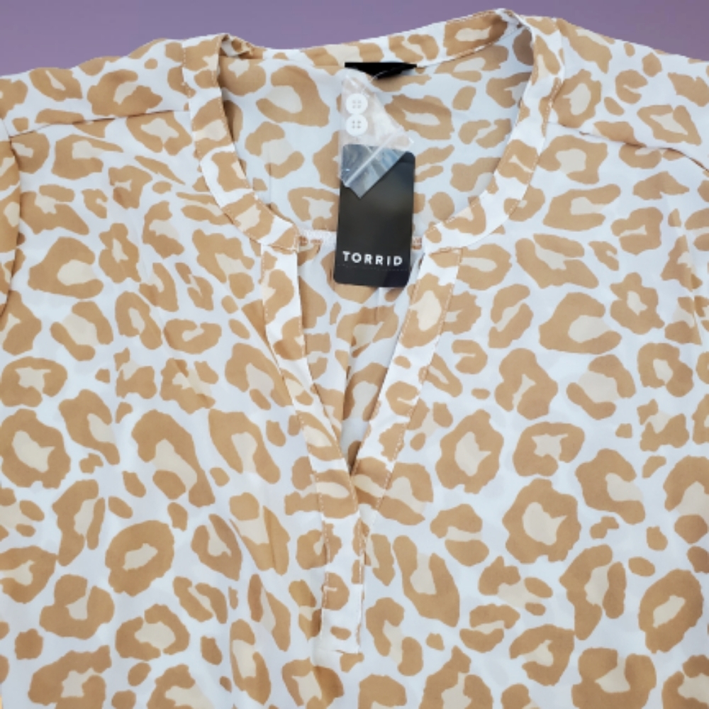 Torrid plus animal leopard print v neck top, 2X, beige - Picture 7 of 15